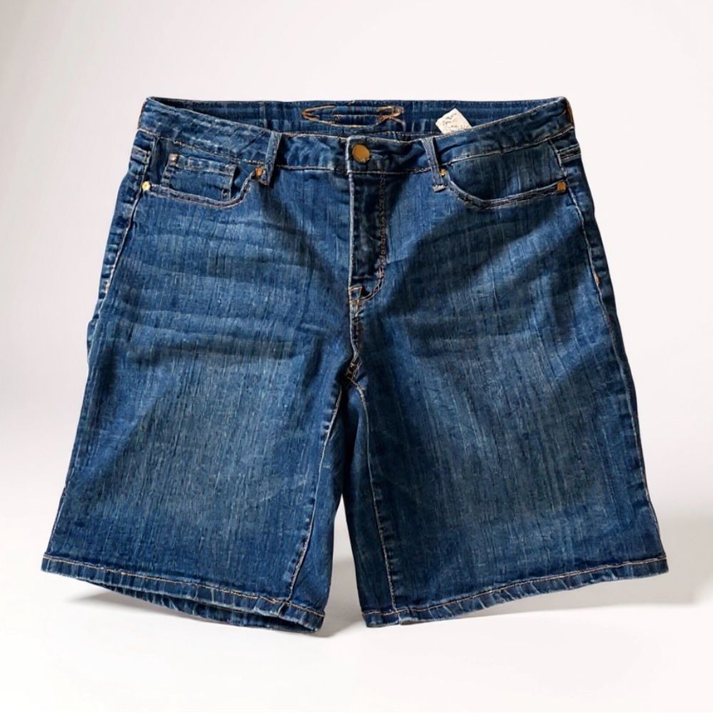 Seven7 Dark Wash Denim Bermuda Shorts Women’s Size 16 - Picture 2 of 8